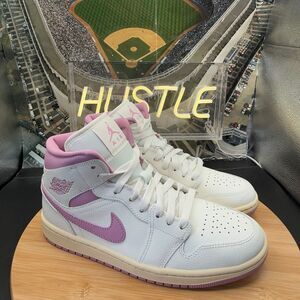 Nike Air Jordan 1 Mid Women’s 'Sail Pink Coconut Milk' 8.5 New